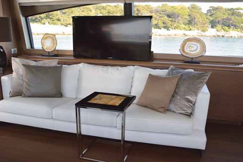 2013 Ferretti 800 HT