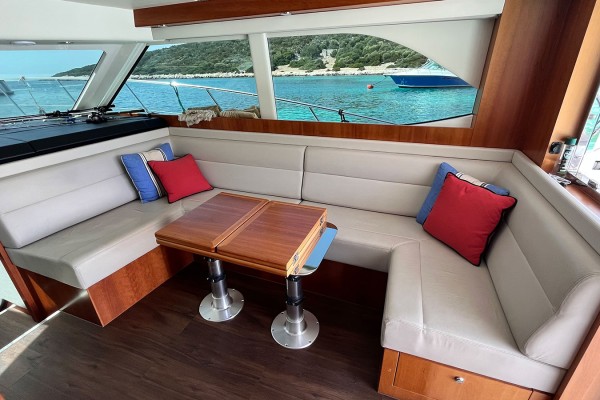 2018 Riviera 43 Open Flybridge