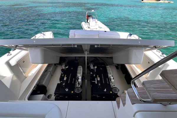 2018 Riviera 43 Open Flybridge