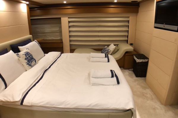 2008 Ferretti 780 HT