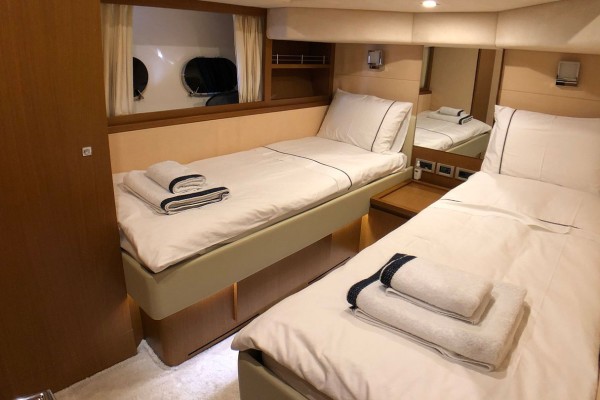 2008 Ferretti 780 HT