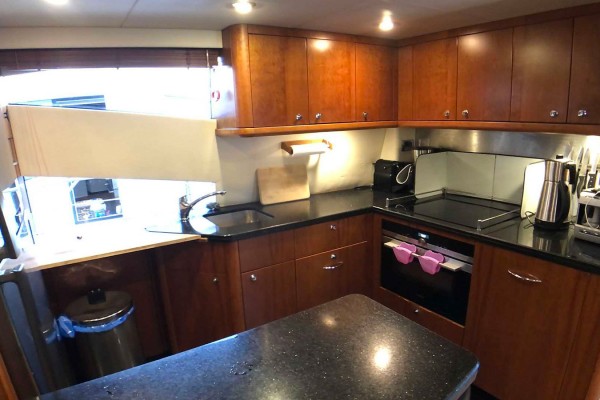 2007 Sunseeker 75 Yachts