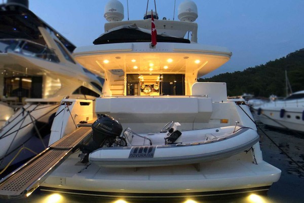 2007 Ferretti 731
