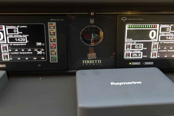 2007 Ferretti 731