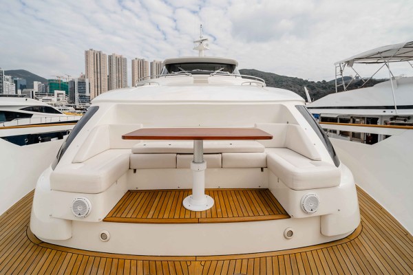 2016 Custom Line Navetta 28