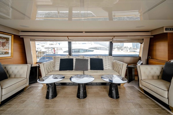 2016 Custom Line Navetta 28
