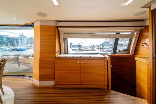 2016 Custom Line Navetta 28