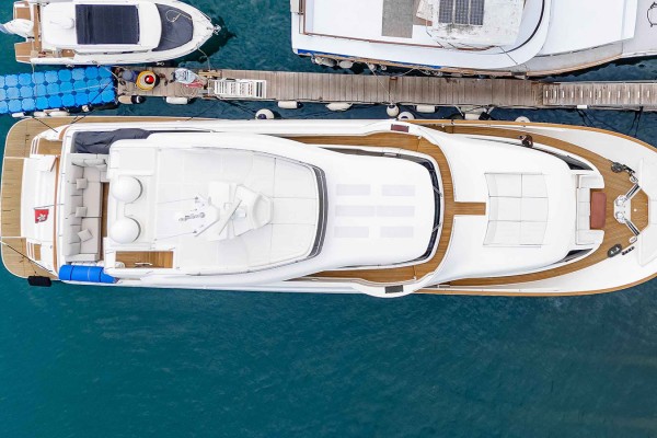 2016 Custom Line Navetta 28