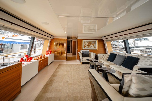 2016 Custom Line Navetta 28
