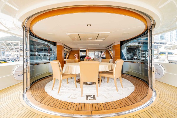2016 Custom Line Navetta 28