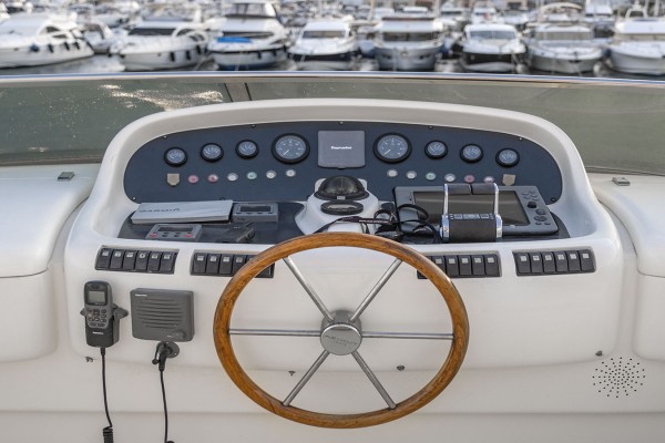 2005 Azimut 85