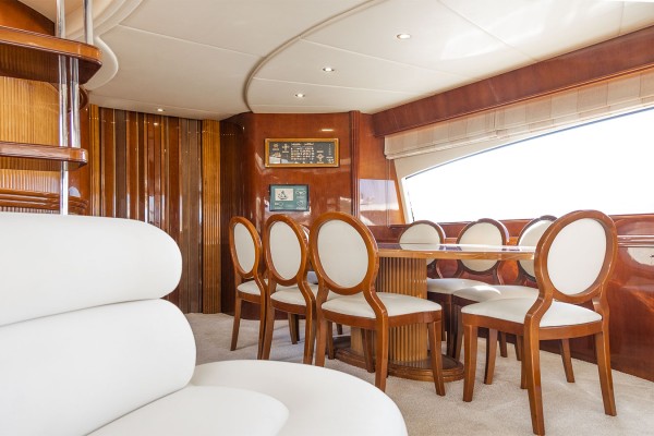 2005 Azimut 85