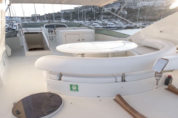 2005 Azimut 85
