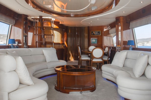 2005 Azimut 85