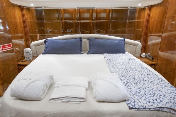 2005 Azimut 85