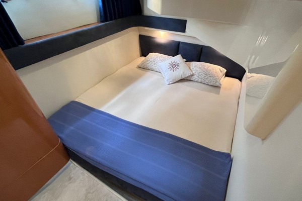 2001 Fairline Phantom 46