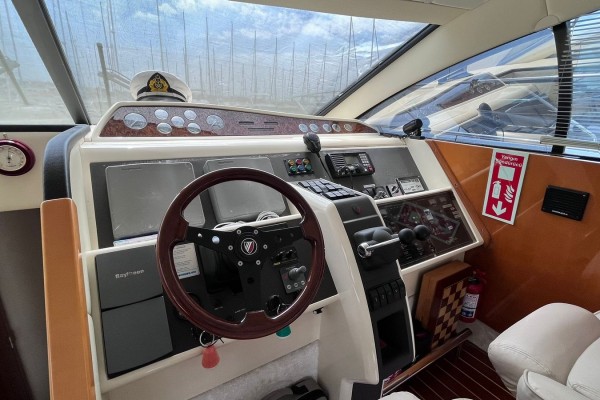 2001 Fairline Phantom 46