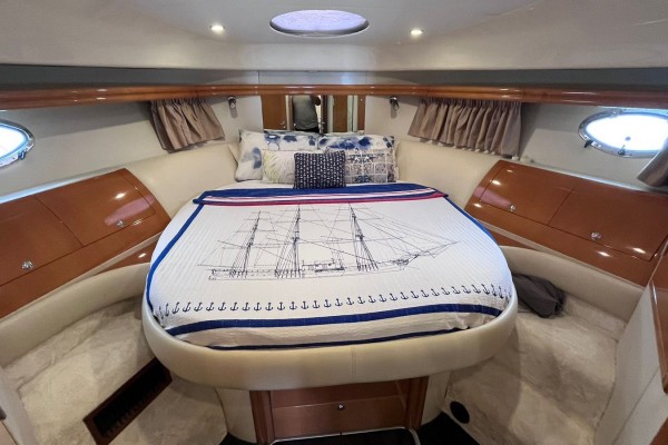2001 Fairline Phantom 46