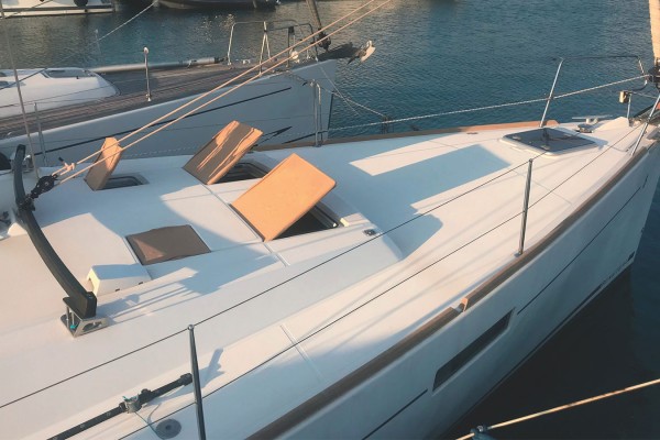 2016 Beneteau Oceanis 45