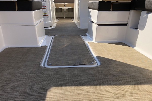 2018 Sea Ray SDX 290 Outboard
