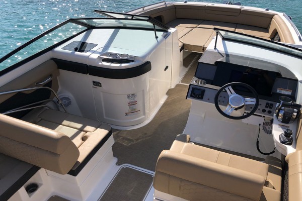 2018 Sea Ray SDX 290 Outboard