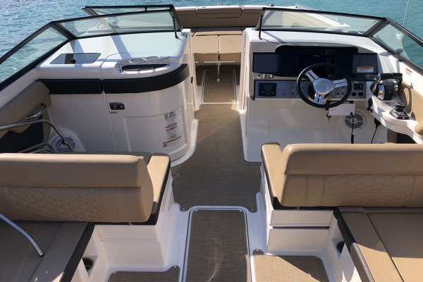 2018 Sea Ray SDX 290 Outboard