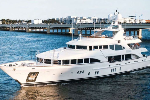 2010 Benetti Vision 145