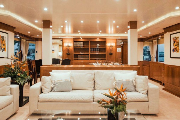 2010 Benetti Vision 145