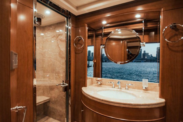 2010 Benetti Vision 145