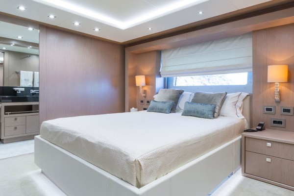 2017 Sunseeker 116 Sport Yacht