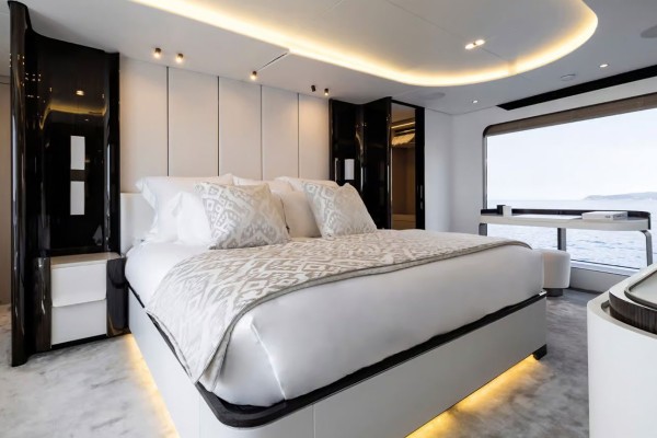 2020 Azimut Grande 32M