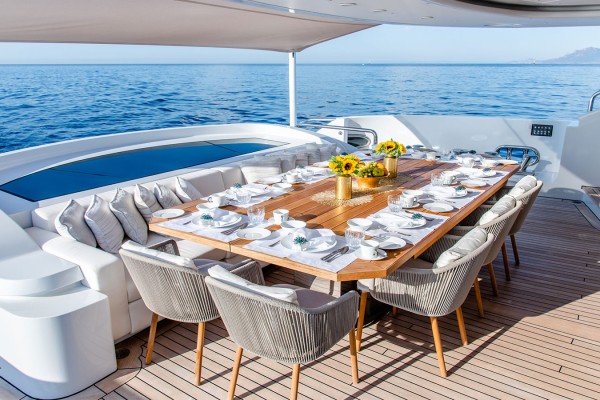2012 Isa Yachts 50M