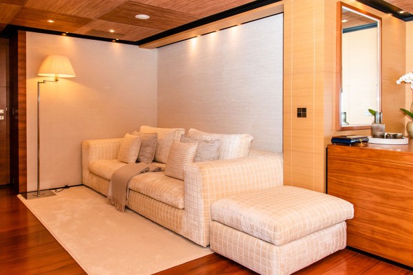2012 Isa Yachts 50M
