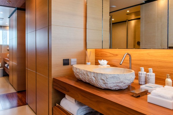 2012 Isa Yachts 50M