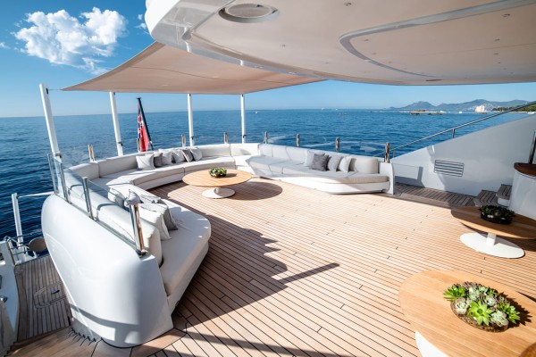 2012 Isa Yachts 50M