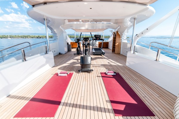 2012 Isa Yachts 50M