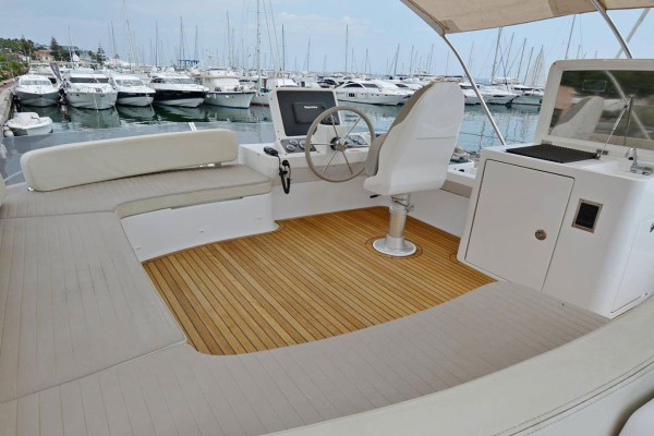 2015 Azimut Magellano 53