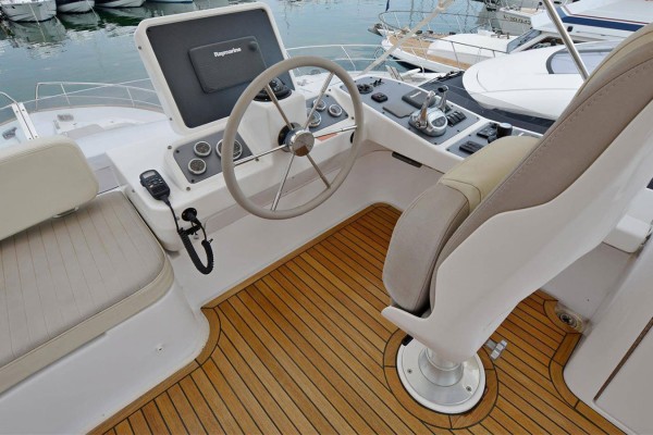 2015 Azimut Magellano 53
