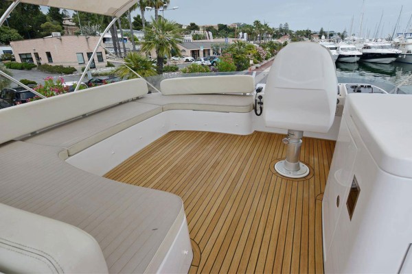 2015 Azimut Magellano 53