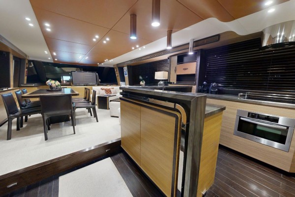 2013 Azimut Magellano 76