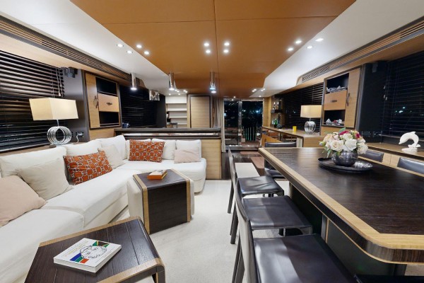 2013 Azimut Magellano 76