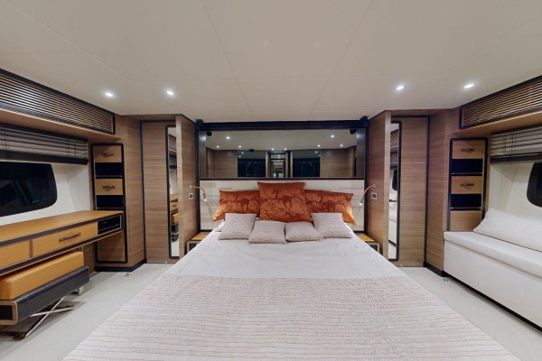 2013 Azimut Magellano 76