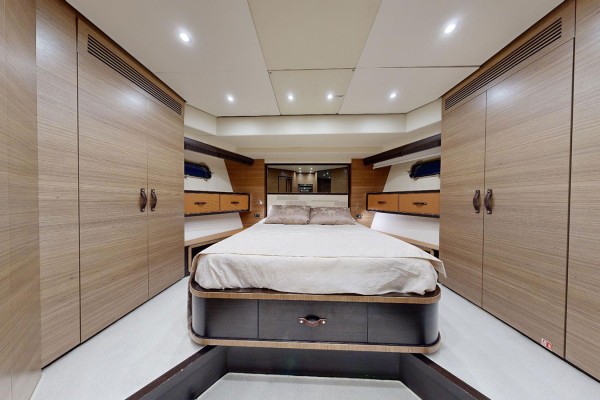 2013 Azimut Magellano 76
