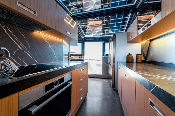 2015 Arcadia 85