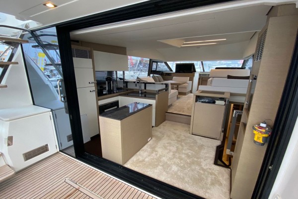 2019 Prestige 520