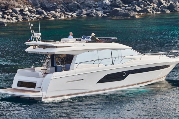 2019 Prestige 520