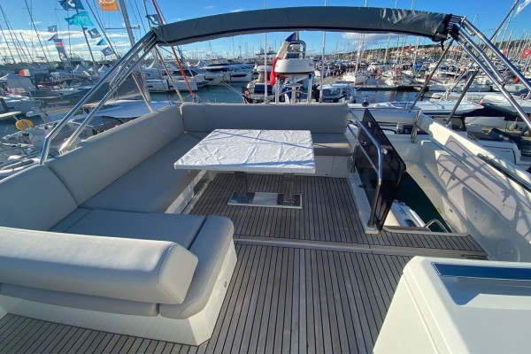 2019 Prestige 520