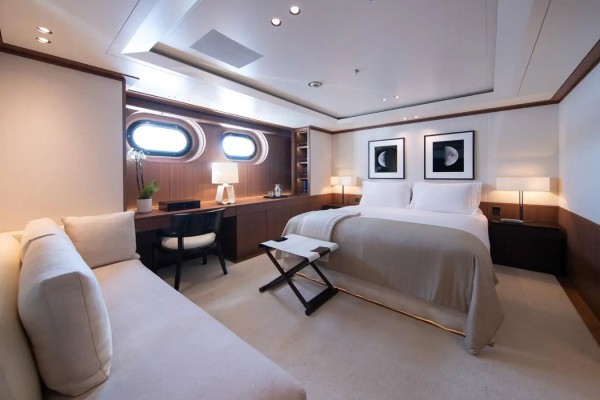 2012 Feadship 225