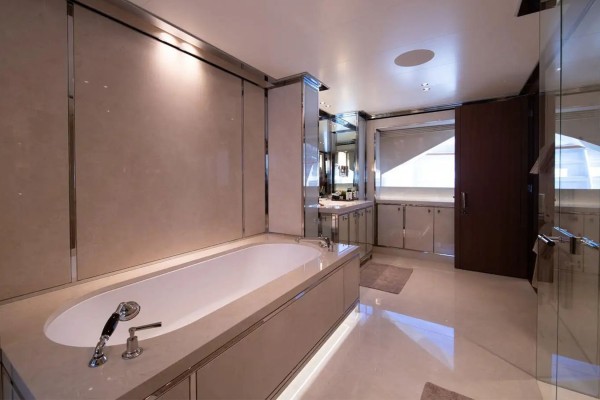 2012 Feadship 225