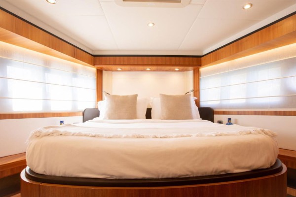 2016 Absolute Navetta 58